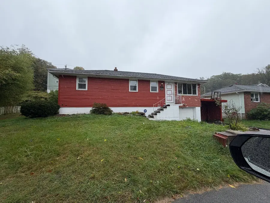 27 Dillon St, Worcester, MA 01604 - #2
