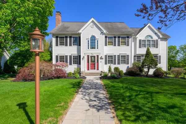 49 Fieldstone Dr, Gardner, MA 01440