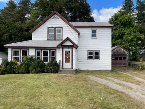 4 Cross St, Grafton, MA 01560