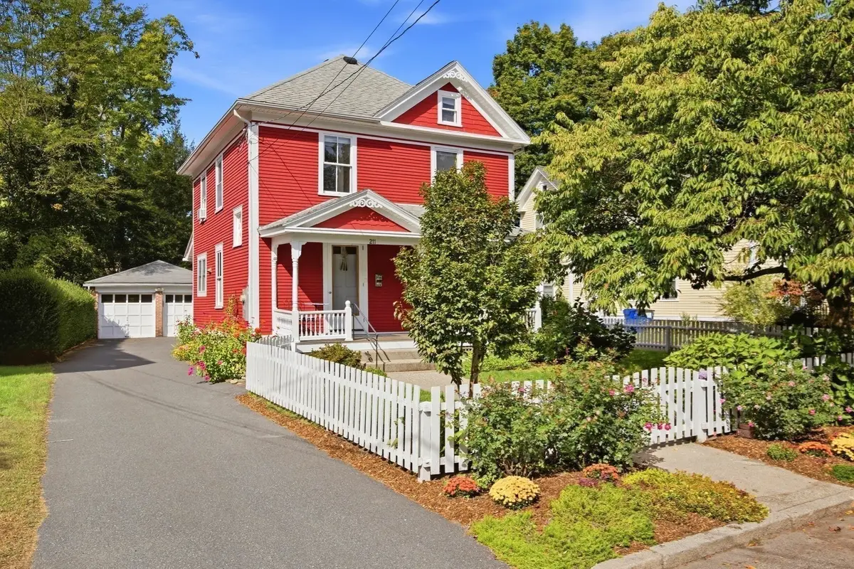 211 Crescent St, Northampton, MA 01060 - #1
