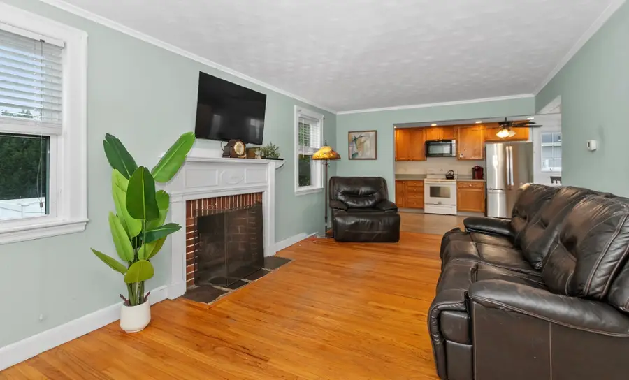 66 Wayne Ave, Watertown, MA 02453 - #2