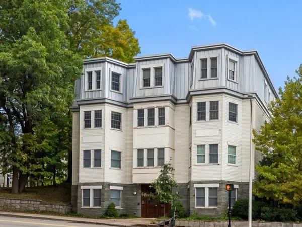 69 Galen St #3, Watertown, MA 02472