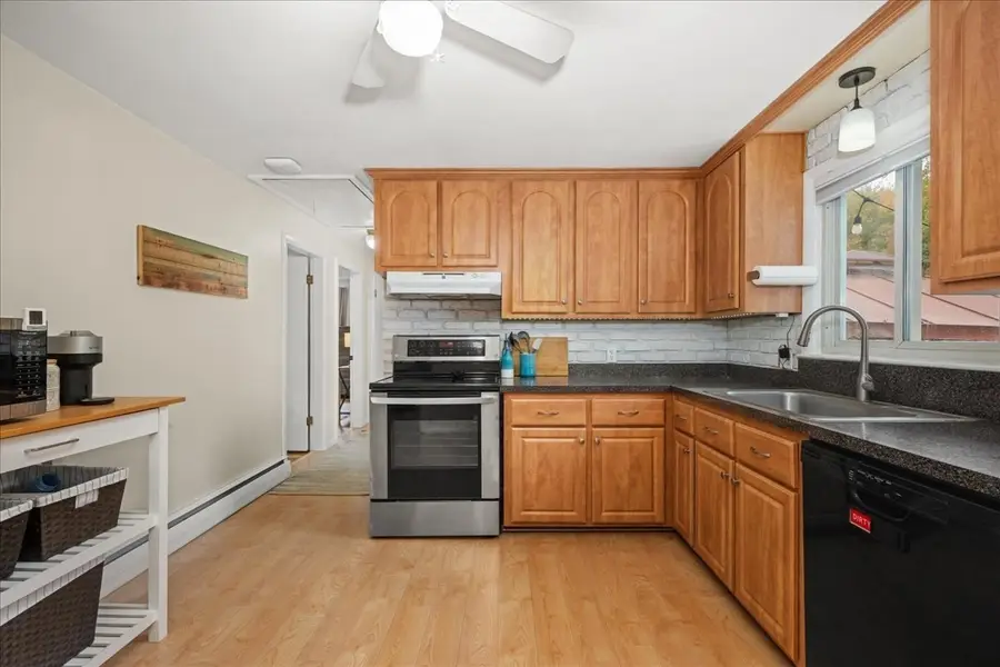 58 Putnam Hill Rd, Sutton, MA 01590 - #3