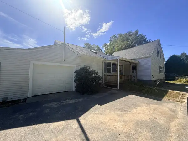 33 Johnson St, Westport, MA 02790
