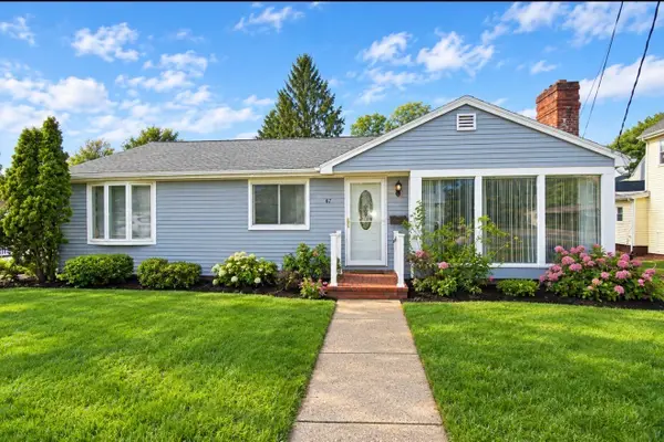 67 Andover St, Peabody, MA 01960