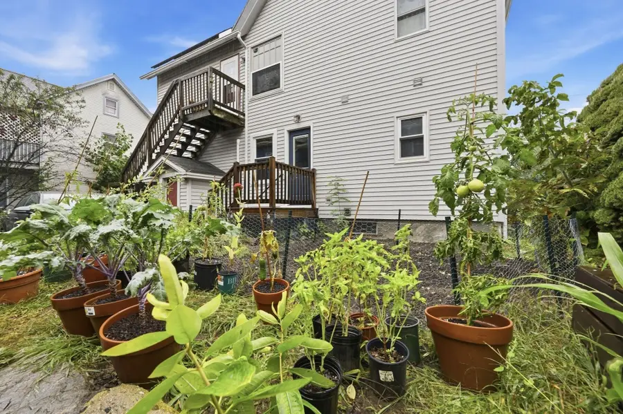 9 Walnut St #B, Northampton, MA 01060 - #3
