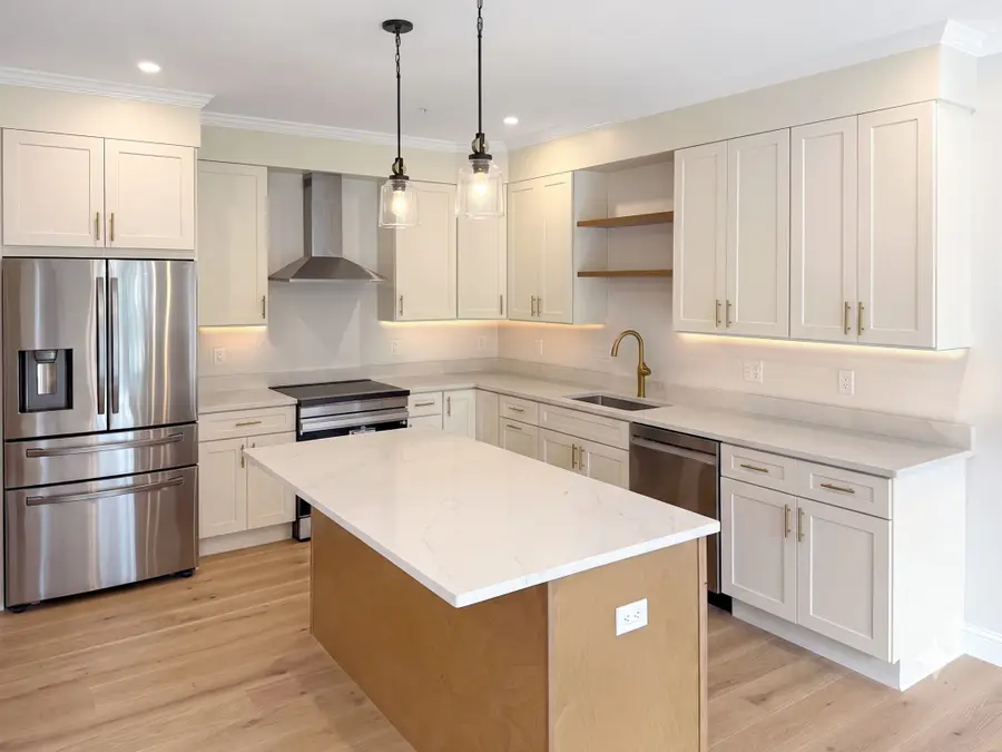 9 Whitman Circle #9, Bellingham, MA 02019 - #2