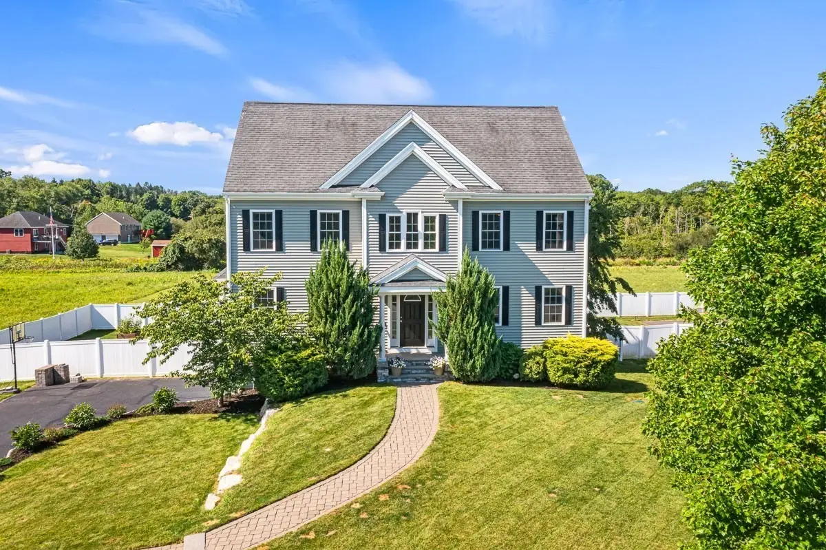18 Blue Grass Circle, Taunton, MA 02780 - #1