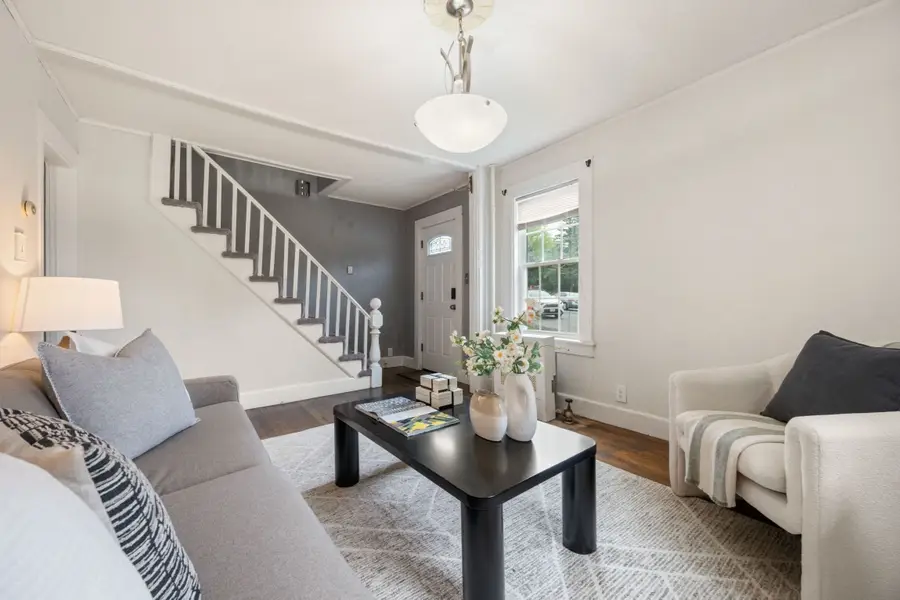 8 Pulaski St, Peabody, MA 01960 - #3