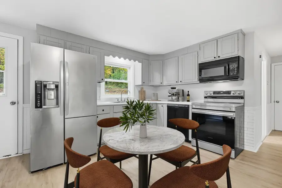 293 Mill St, Gardner, MA 01440 - #3