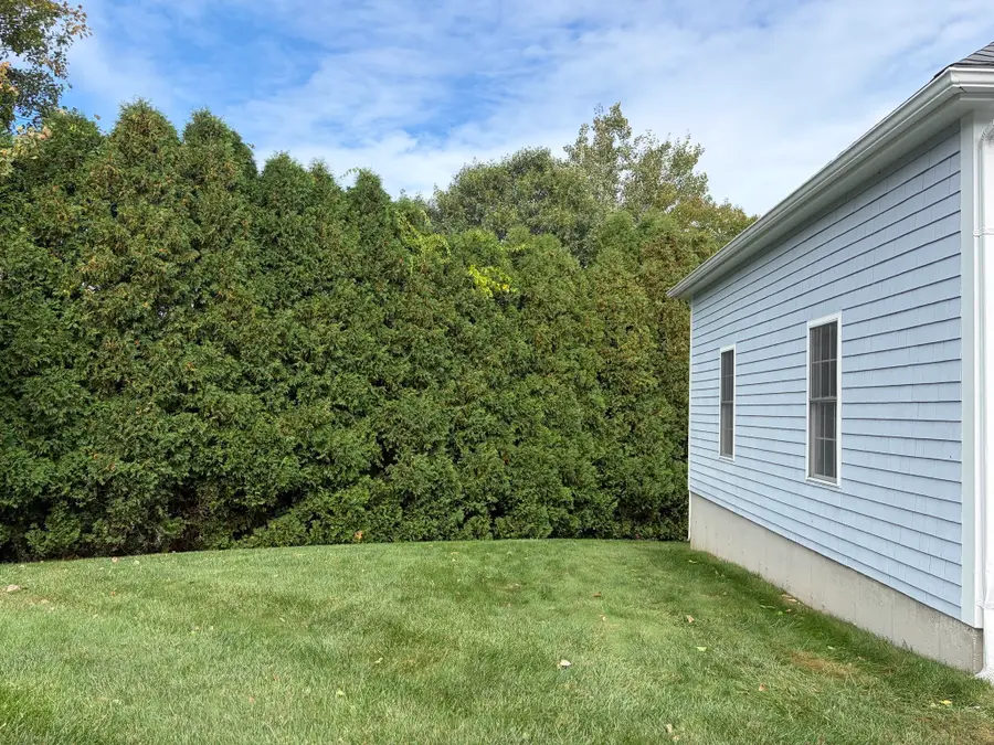 12 Longview Dr, Kingston, MA 02364 - #3