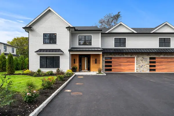24 Grapevine #A, Gloucester, MA 01930
