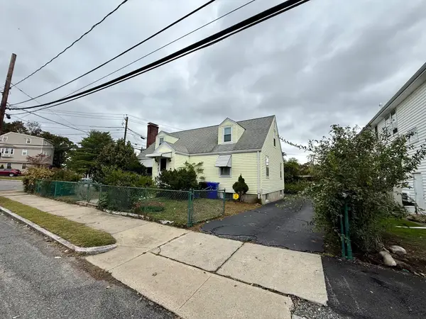 19 Brookdale Rd, Arlington, MA 02474