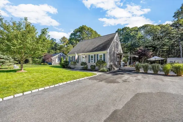 87 Seabrook Dr, Falmouth, MA 02536