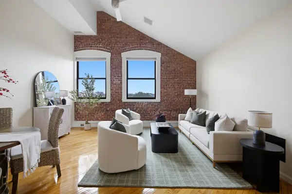 94 Newbury Ave #402, Quincy, MA 02171