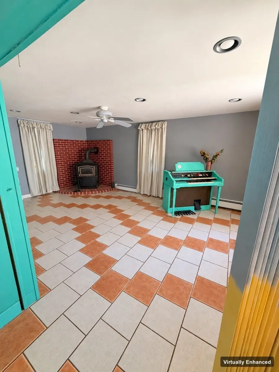 7 Upton St, Fitchburg, MA 01420 - #3