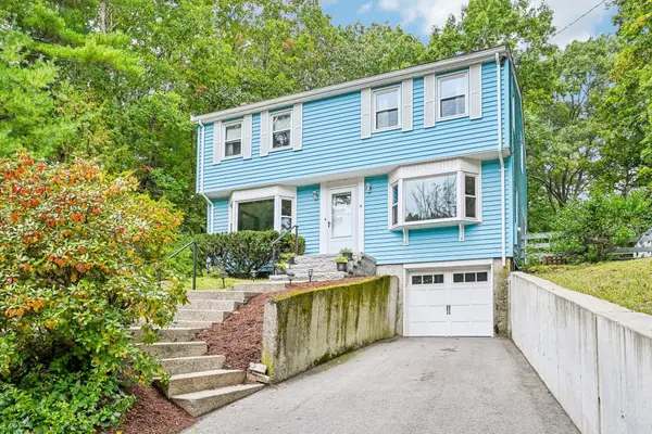 18 Eleanor Rd, Walpole, MA 02081