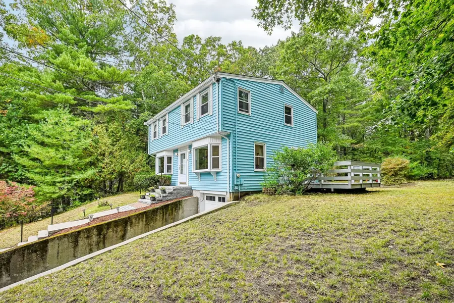 18 Eleanor Rd, Walpole, MA 02081 - #3
