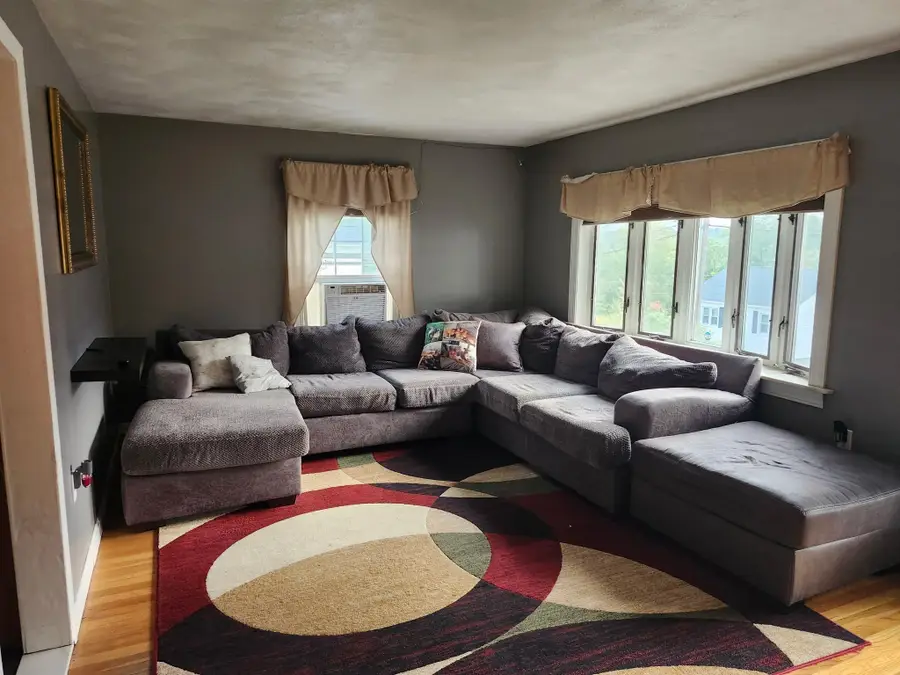 4 Westview Ave, Millbury, MA 01527 - #3