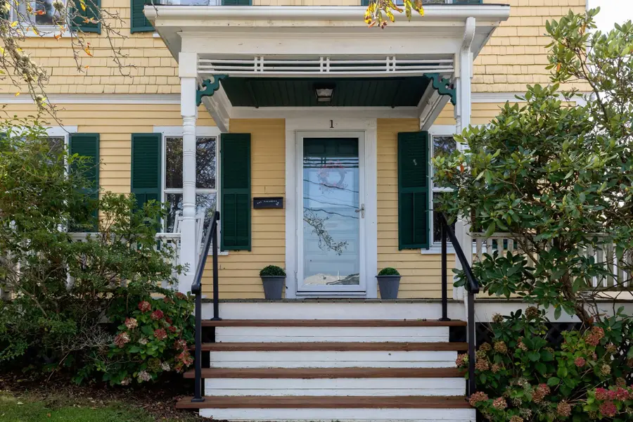 1 Sagamore St, Plymouth, MA 02360 - #3