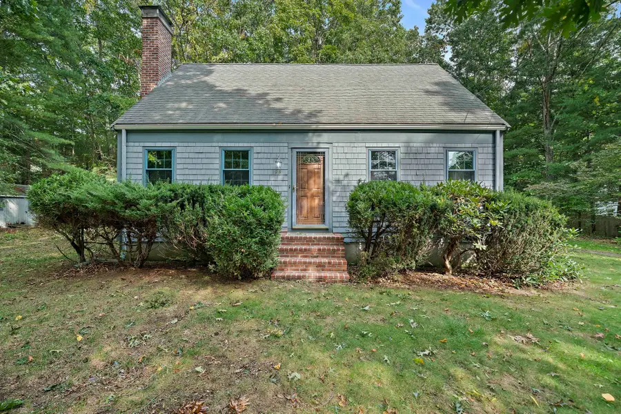 215 Bay State Cir, Hanson, MA 02341 - #2
