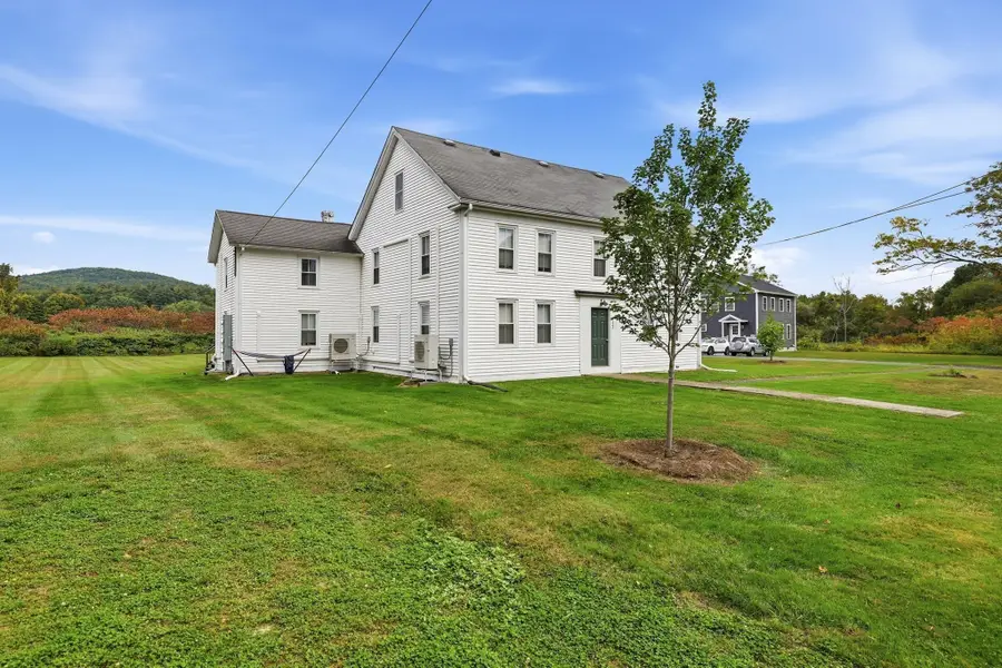 122 S Silver Ln, Sunderland, MA 01375 - #2
