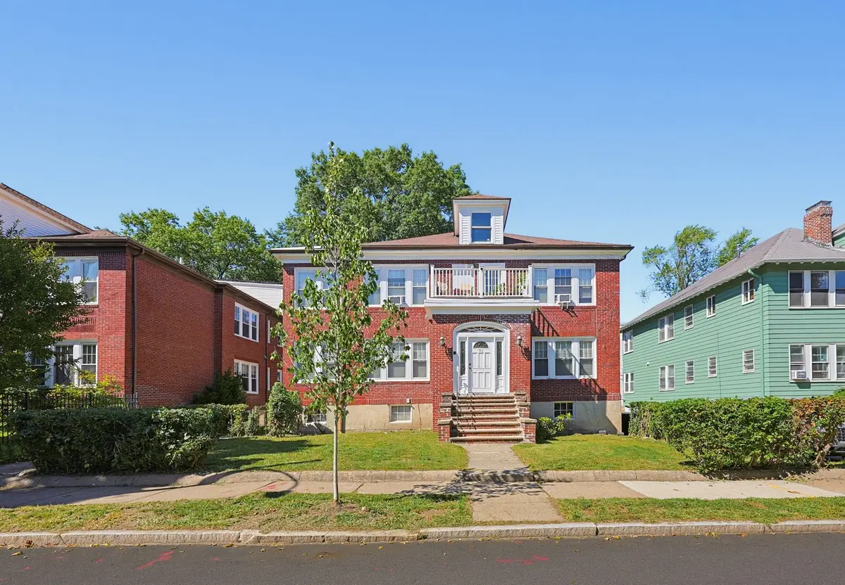 91 Verndale St, Brookline, MA 02446 - #1