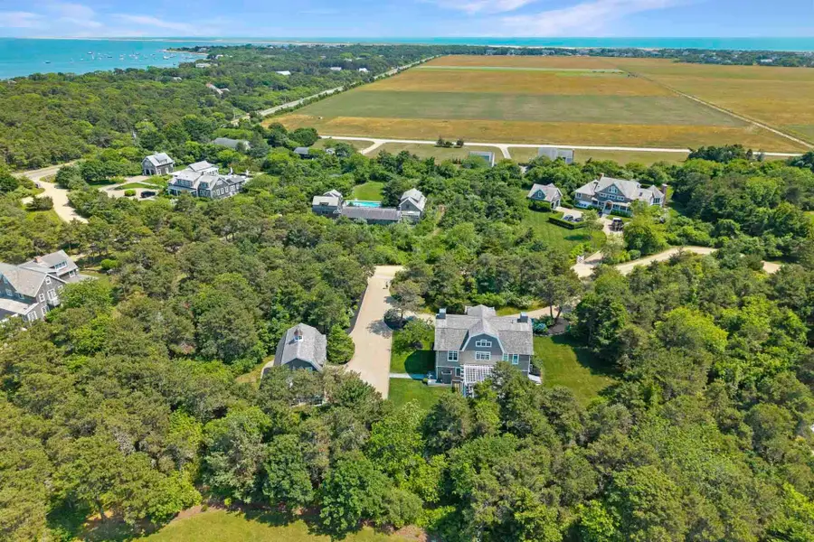 8 Beach Plum Mdws, Edgartown, MA 02539 - #2