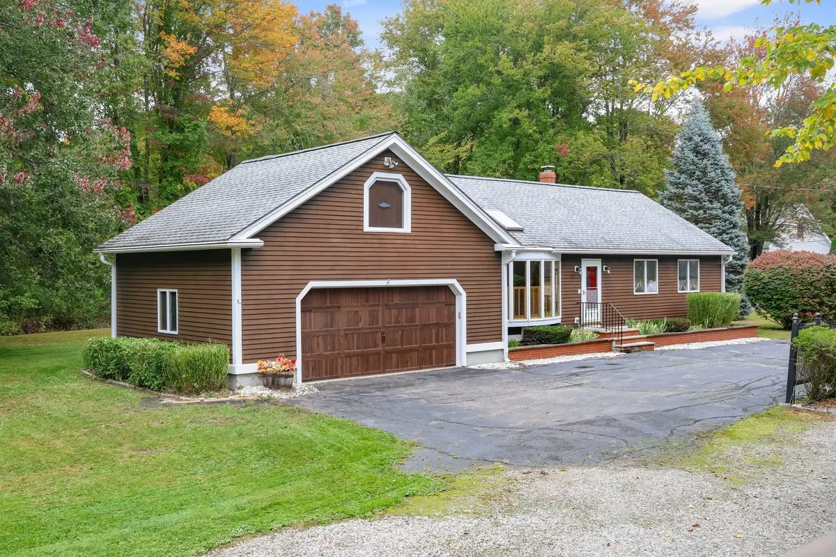 3 Amidon Ave, Amesbury, MA 01913 - #1