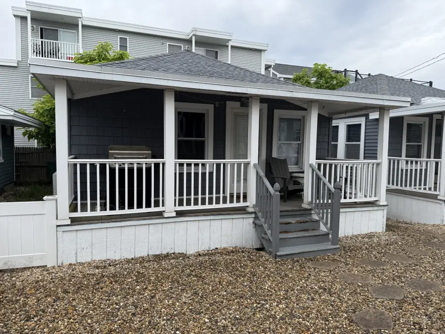 7 Dover Avenue, Hampton, NH 03842 - #3