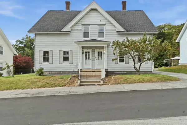 13-15 Maple St, Northbridge, MA 01588