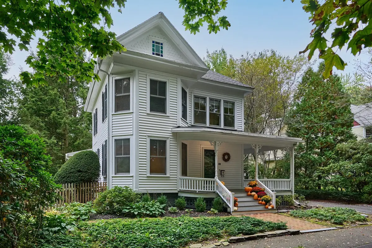 33 Gaylord St, Amherst, MA 01002 - #1