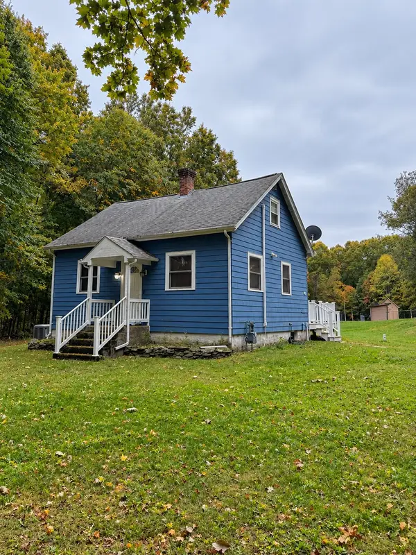 12 Pine St, Rehoboth, MA 02769