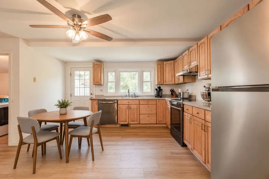 76 Roberts Rd, Bridgewater, MA 02324 - #3