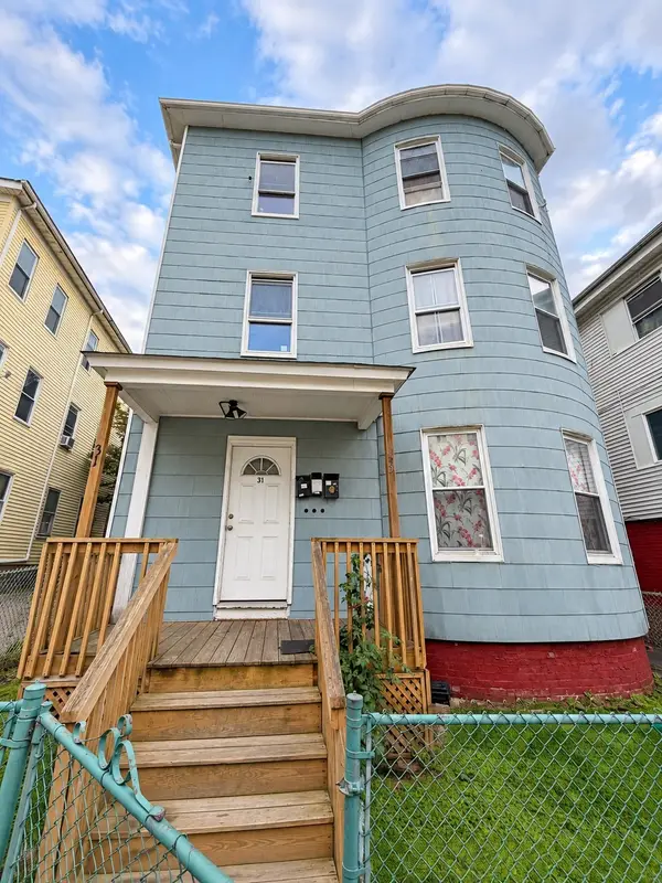 31 Suffield St, Worcester, MA 01610
