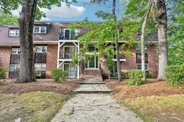 77 Ford St #A, Methuen, MA 01844