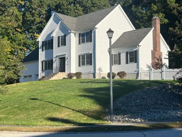 16 Hillcrest Rd, Northbridge, MA 01588