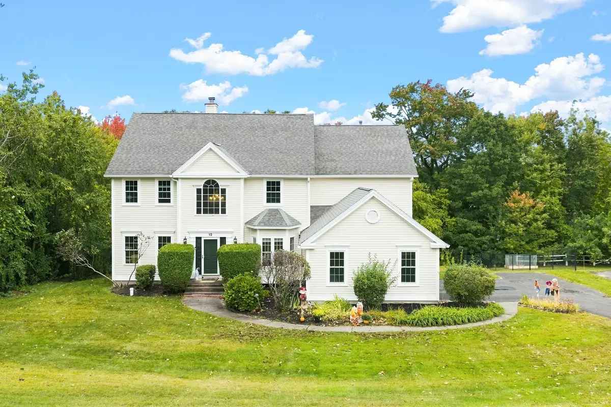 12 Lancelot Road, Shrewsbury, MA 01545 - #1
