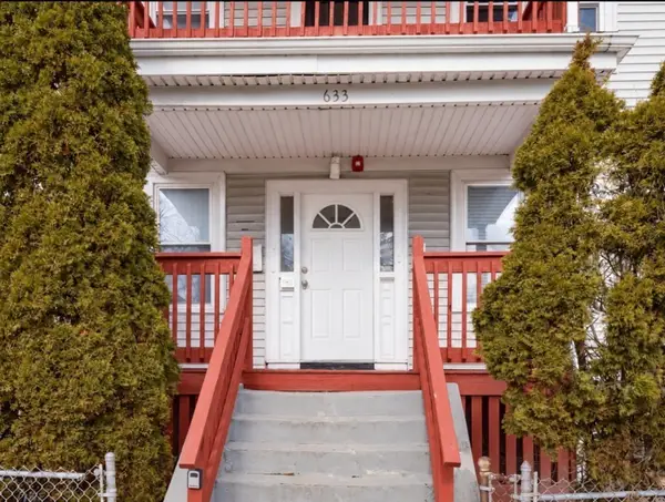 633 River St #3R, Boston, MA 02126