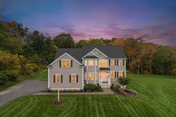 17 Chamberlain Rd, Westford, MA 01886