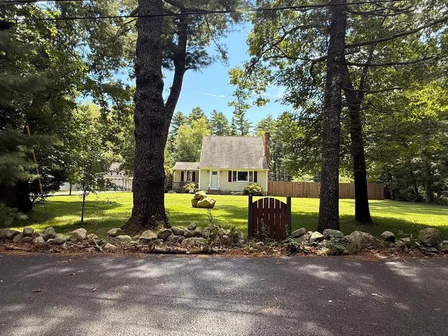 35 Beach St, Middleboro, MA 02346 - #2