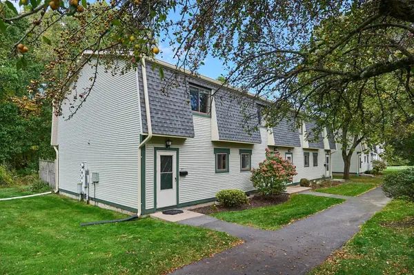 170 E Hadley Rd #107, Amherst, MA 01002
