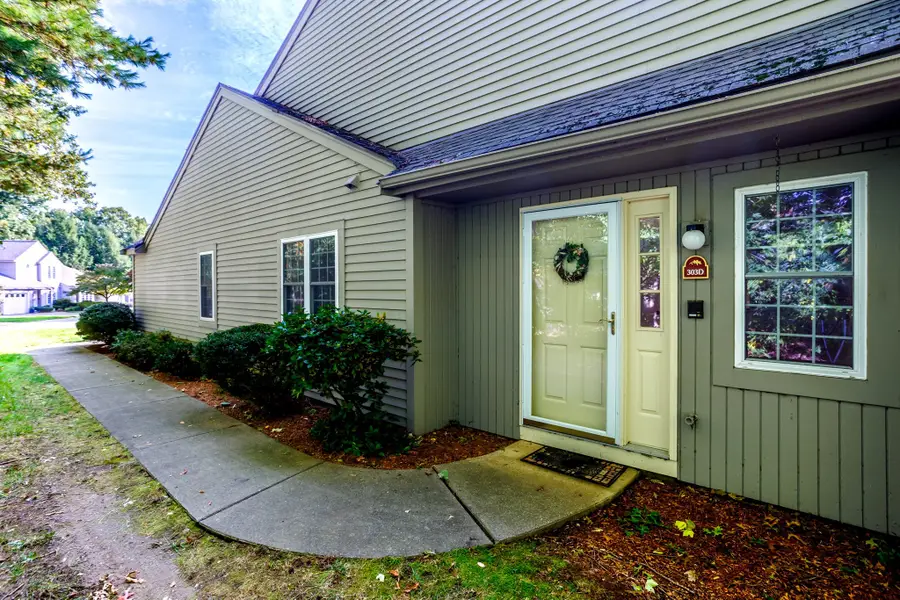 303 Ridgefield Circle #303D, Clinton, MA 01510 - #2