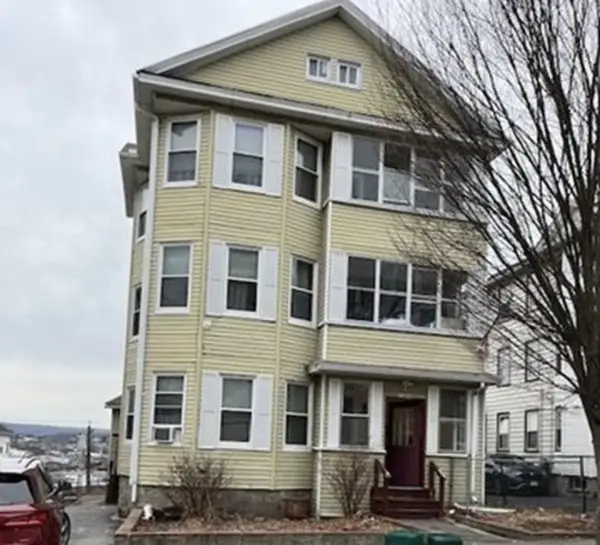 104 Sterling St, Worcester, MA 01610