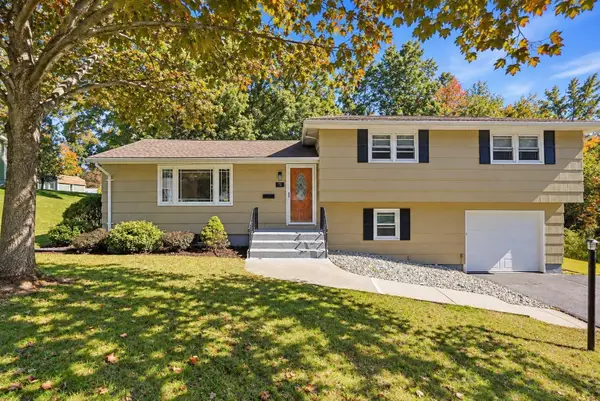 71 Woodside Rd, Ludlow, MA 01056