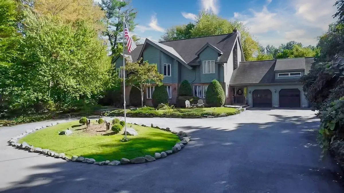 20 Fox Hill Dr, Bridgewater, MA 02324 - #1