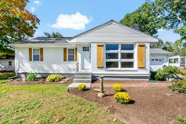 21 Miriam Dr, Attleboro, MA 02703
