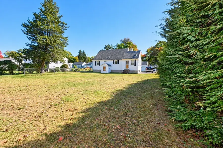 46 Litchfield Ave, Dracut, MA 01826 - #2