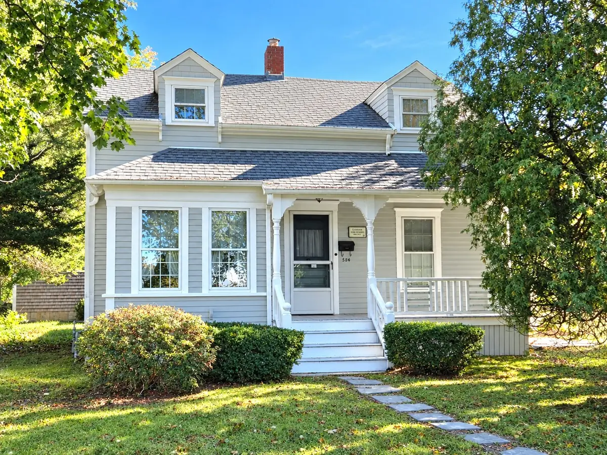 584 Slocum Rd, Dartmouth, MA 02747 - #1