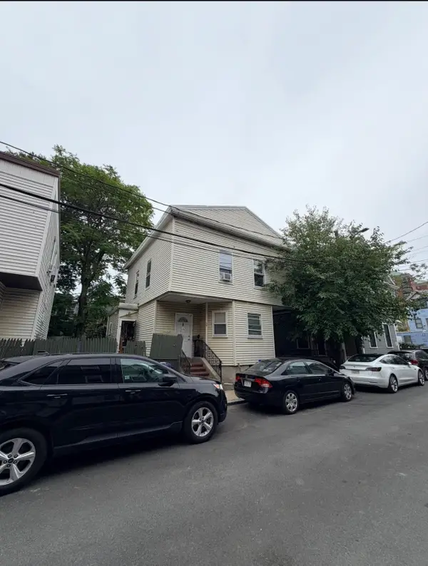 30 Blaine St, Boston, MA 02134